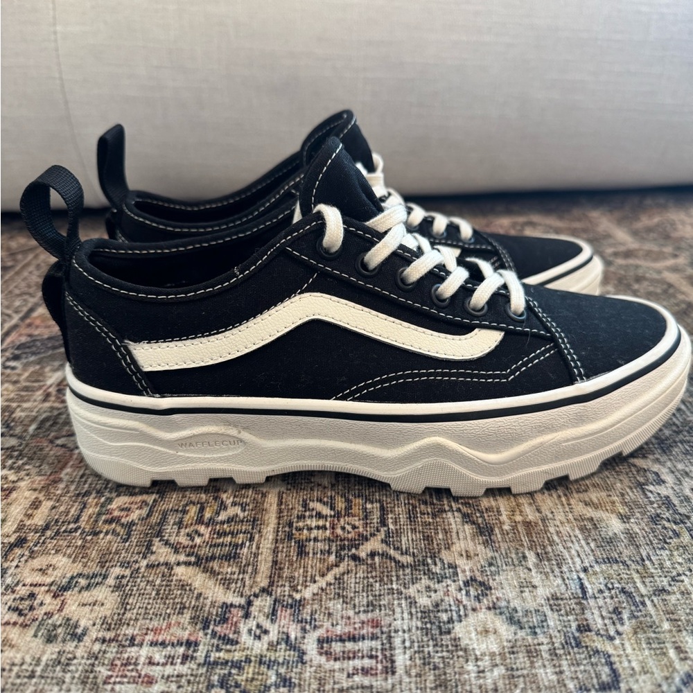 Vans Women’s Sentry Old Skool (Canvas) Black/Marshmallow Sneakers